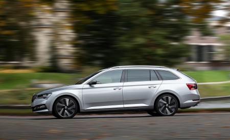 2020 Skoda Superb Combi iV Plug-In Hybrid Side Wallpapers 450x275 (94)