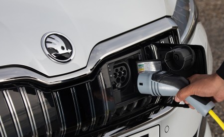 2020 Skoda Superb iV Plug-In Hybrid Charging Wallpapers 450x275 (55)