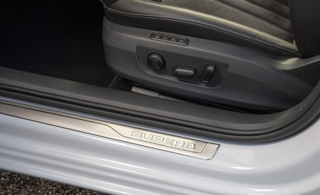 2020 Skoda Superb iV Plug-In Hybrid Door Sill Wallpapers 450x275 (59)