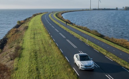 2020 Skoda Superb iV Plug-In Hybrid Front Wallpapers 450x275 (24)