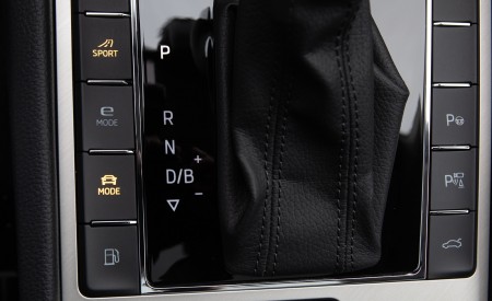 2020 Skoda Superb iV Plug-In Hybrid Interior Detail Wallpapers 450x275 (62)