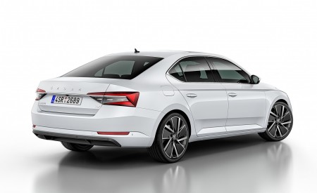 2020 Skoda Superb iV Plug-In Hybrid Rear Three-Quarter Wallpapers 450x275 (76)