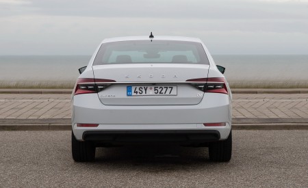 2020 Skoda Superb iV Plug-In Hybrid Rear Wallpapers 450x275 (47)