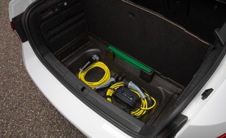 2020 Skoda Superb iV Plug-In Hybrid Trunk Wallpapers 450x275 (73)
