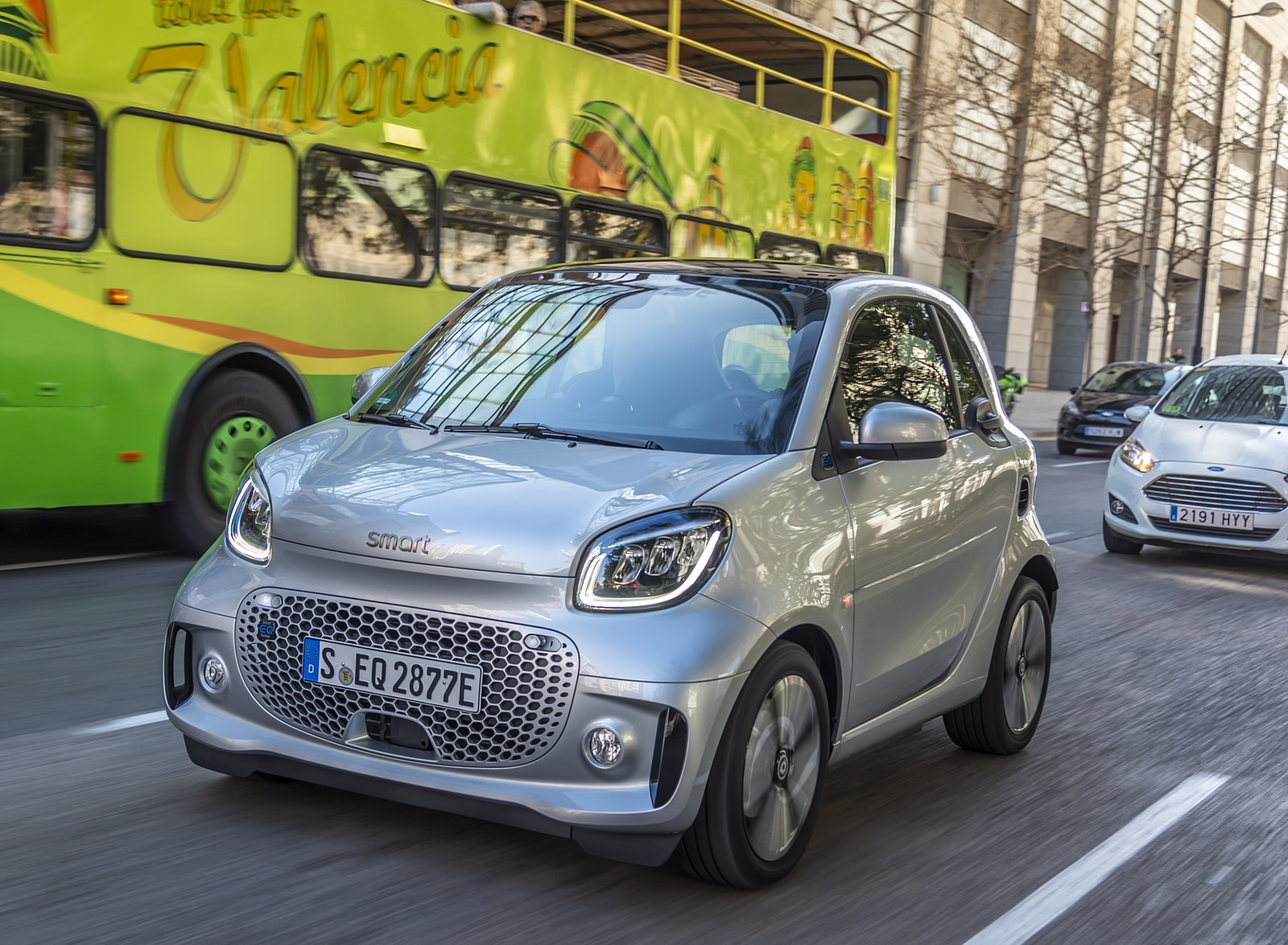 2020 Smart EQ ForTwo Coupe Prime Line (Color: Cool Silver) Front Three-Quarter Wallpapers (4)