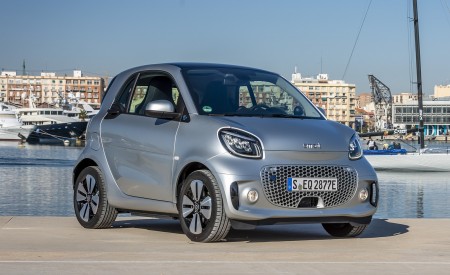 2020 Smart EQ ForTwo Coupe Prime Line (Color: Cool Silver) Front Three-Quarter Wallpapers 450x275 (10)