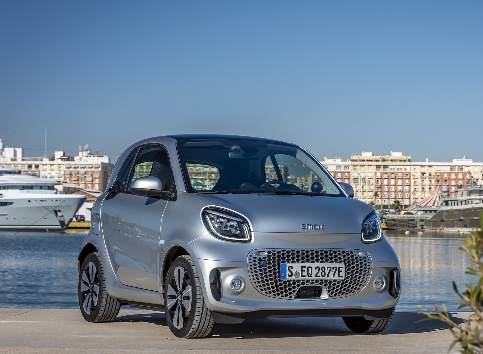 2020 Smart EQ ForTwo Coupe Prime Line (Color: Cool Silver) Front Three-Quarter Wallpapers (11)