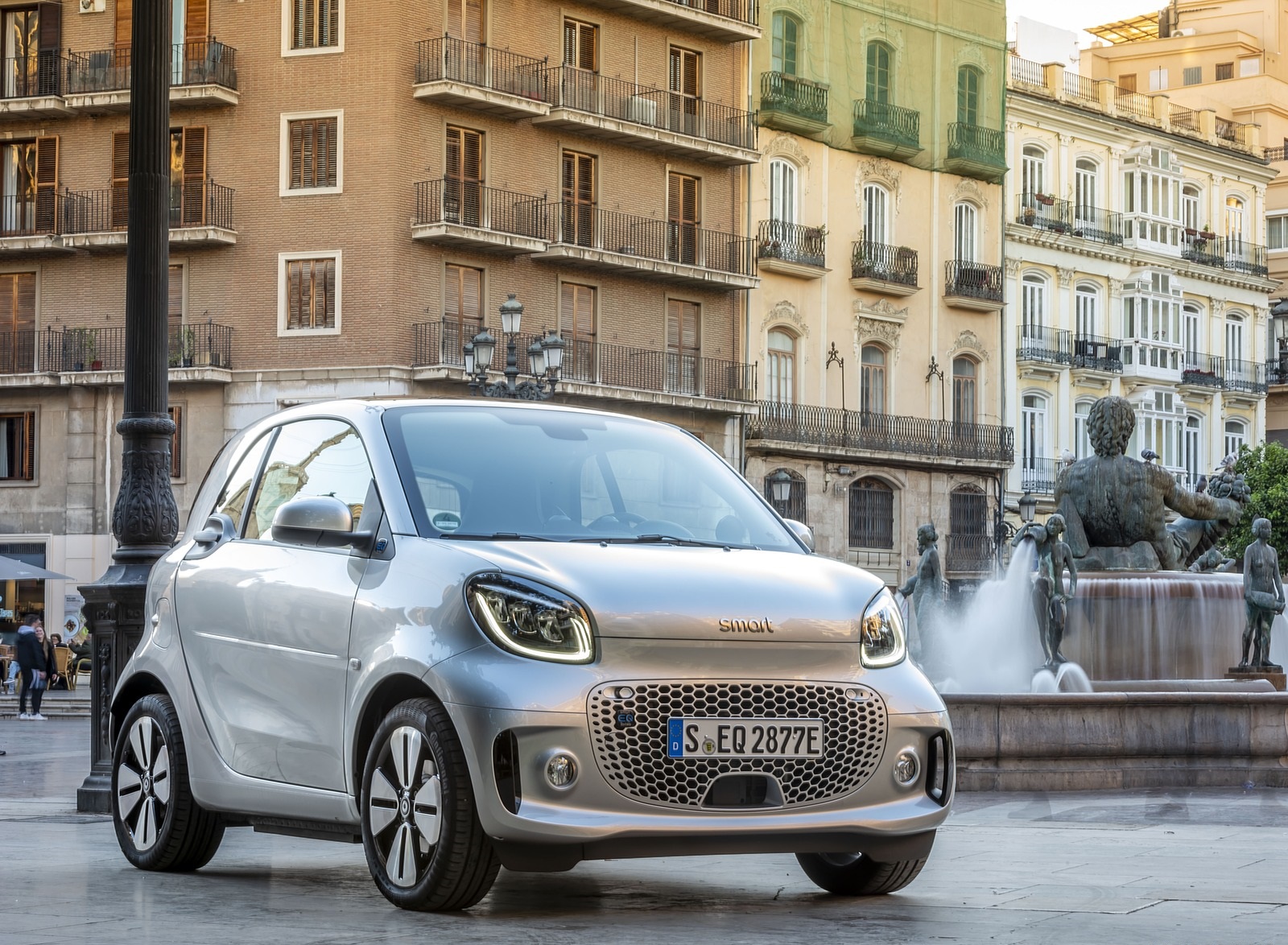 2020 Smart EQ ForTwo Coupe Prime Line (Color: Cool Silver) Front Three-Quarter Wallpapers (12)