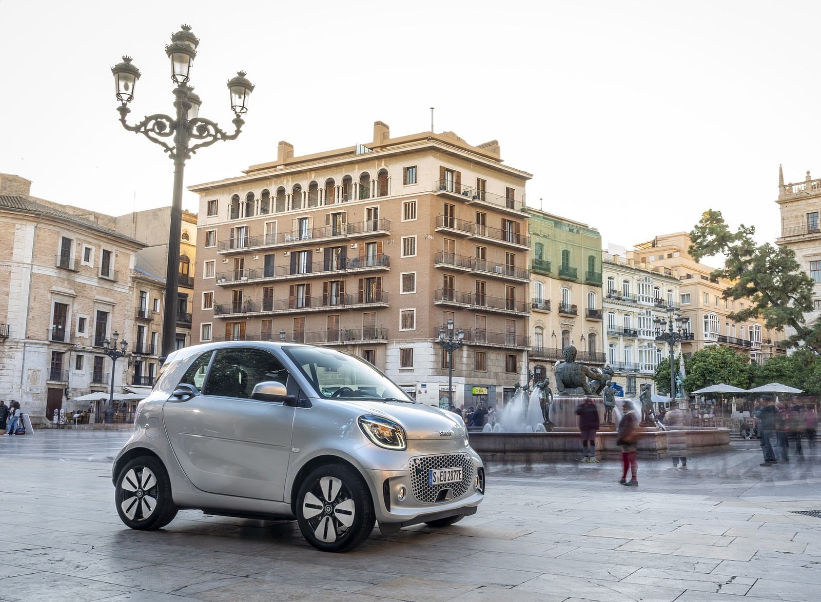 2020 Smart EQ ForTwo Coupe Prime Line (Color: Cool Silver) Front Three-Quarter Wallpapers (13)