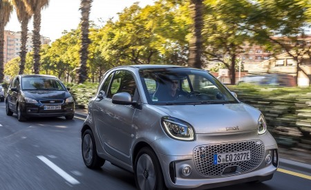 2020 Smart EQ ForTwo Coupe Prime Line (Color: Cool Silver) Front Three-Quarter Wallpapers 450x275 (6)