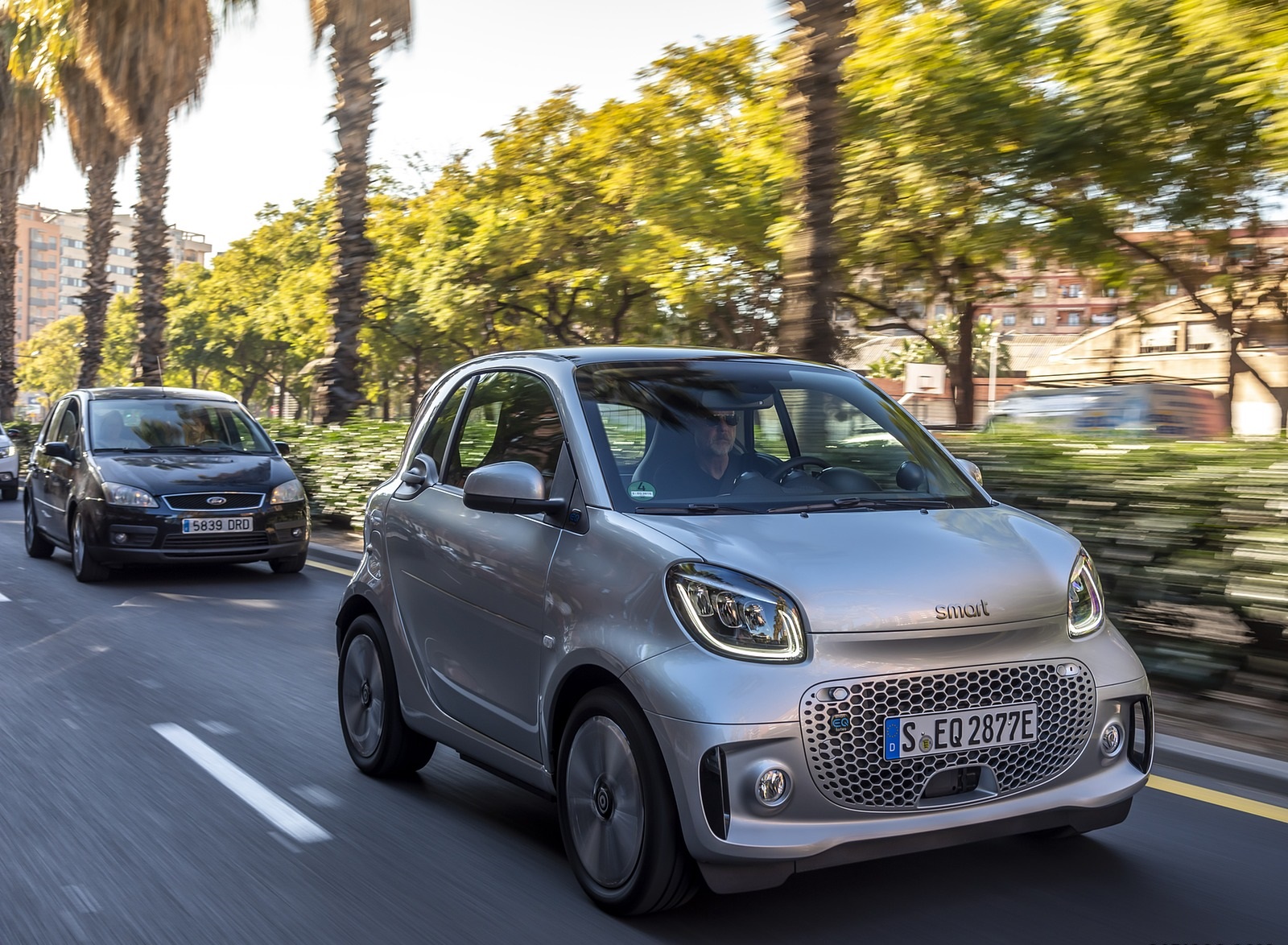 2020 Smart EQ ForTwo Coupe Prime Line (Color: Cool Silver) Front Three-Quarter Wallpapers (6)