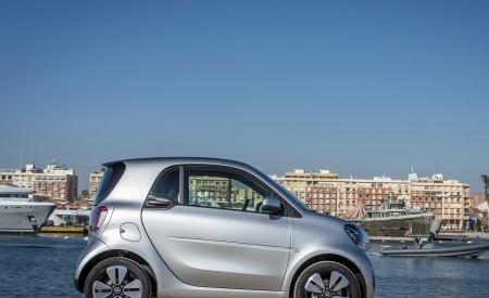 2020 Smart EQ ForTwo Coupe Prime Line (Color: Cool Silver) Side Wallpapers 450x275 (15)