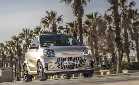 2020 Smart EQ ForTwo Coupe Pulse Line (Color: Gold Beige) Front Wallpapers 450x275 (78)