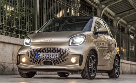 2020 Smart EQ ForTwo Coupe Pulse Line (Color: Gold Beige) Front Wallpapers 450x275 (72)