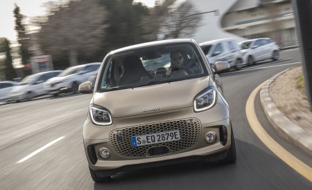 2020 Smart EQ ForTwo Coupe Pulse Line (Color: Gold Beige) Front Wallpapers 450x275 (52)