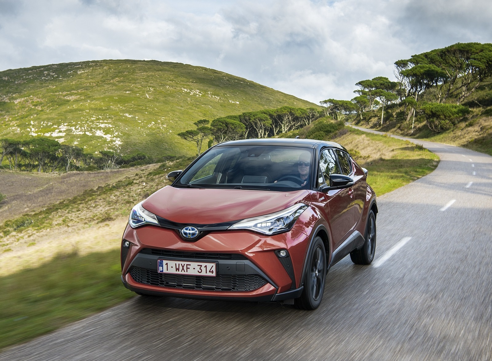 2020 Toyota C-HR Hybrid (Euro-Spec) Front Three-Quarter Wallpapers (13)