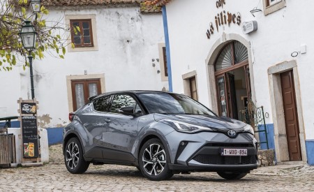 2020 Toyota C-HR Hybrid (Euro-Spec) Front Three-Quarter Wallpapers 450x275 (152)