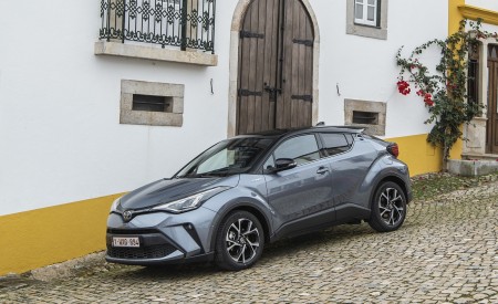 2020 Toyota C-HR Hybrid (Euro-Spec) Front Three-Quarter Wallpapers 450x275 (140)