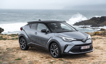 2020 Toyota C-HR Hybrid (Euro-Spec) Front Three-Quarter Wallpapers 450x275 (161)