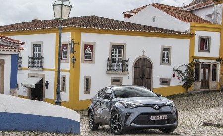 2020 Toyota C-HR Hybrid (Euro-Spec) Front Three-Quarter Wallpapers 450x275 (141)