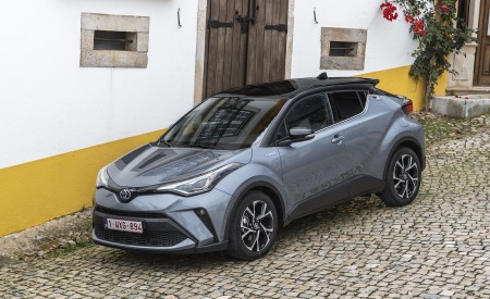 2020 Toyota C-HR Hybrid (Euro-Spec) Front Three-Quarter Wallpapers 450x275 (143)
