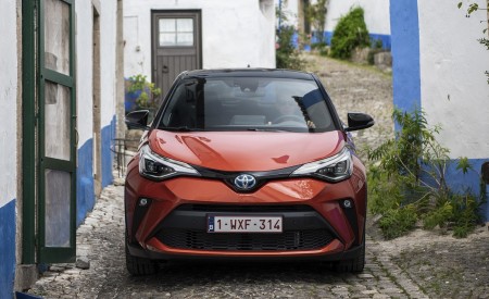 2020 Toyota C-HR Hybrid (Euro-Spec) Front Wallpapers 450x275 (51)