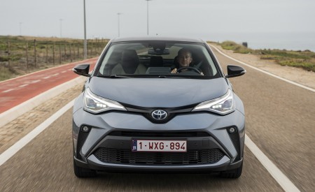 2020 Toyota C-HR Hybrid (Euro-Spec) Front Wallpapers 450x275 (131)