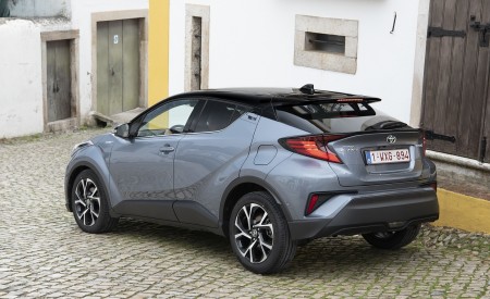 2020 Toyota C-HR Hybrid (Euro-Spec) Rear Three-Quarter Wallpapers 450x275 (144)