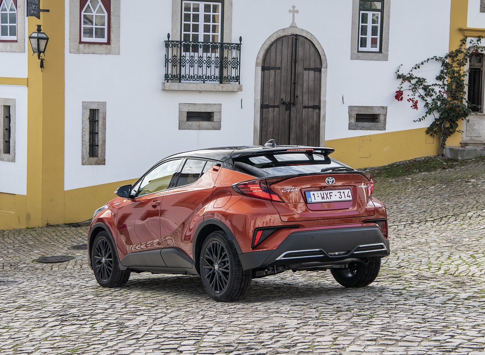 2020 Toyota C-HR Hybrid (Euro-Spec) Rear Three-Quarter Wallpapers #53 of 168