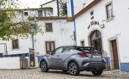 2020 Toyota C-HR Hybrid (Euro-Spec) Rear Three-Quarter Wallpapers 450x275 (147)