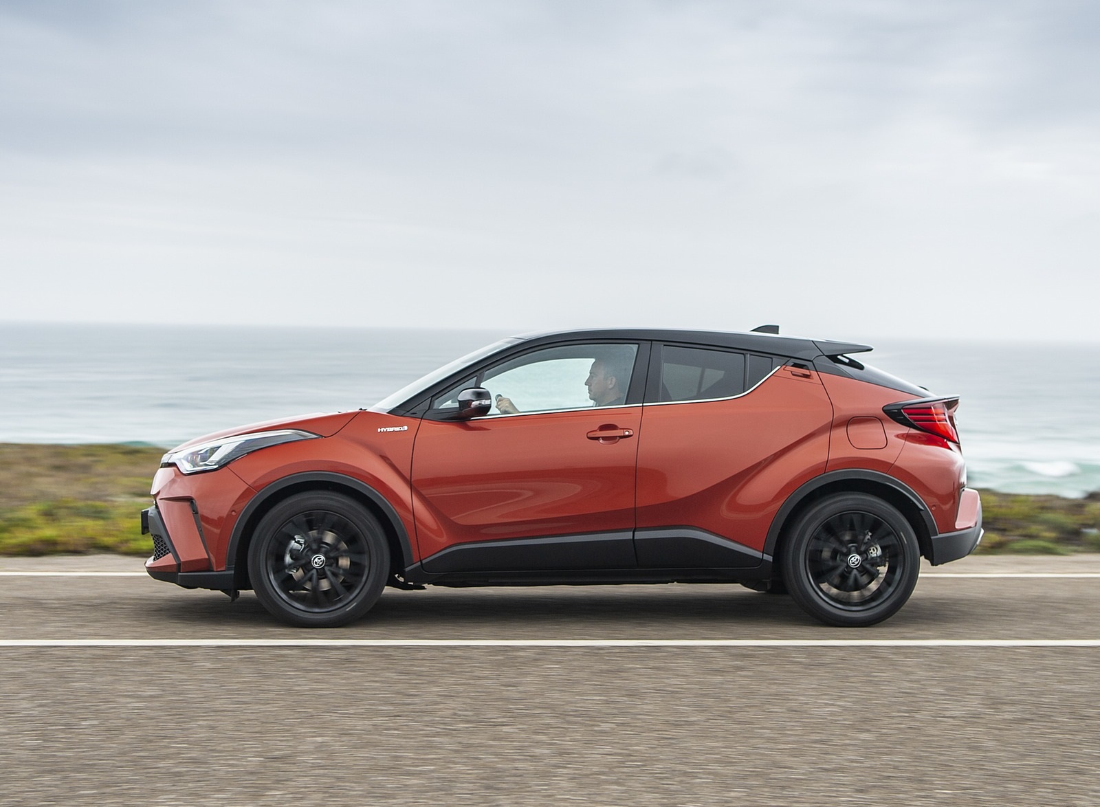 2020 Toyota C-HR Hybrid (Euro-Spec) Side Wallpapers (12)