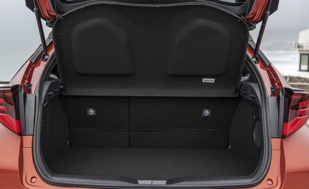 2020 Toyota C-HR Hybrid (Euro-Spec) Trunk Wallpapers 450x275 (83)