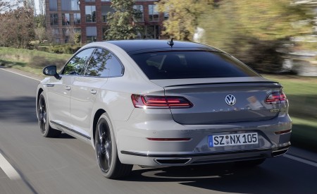 2020 Volkswagen Arteon R-Line Edition Rear Three-Quarter Wallpapers 450x275 (20)