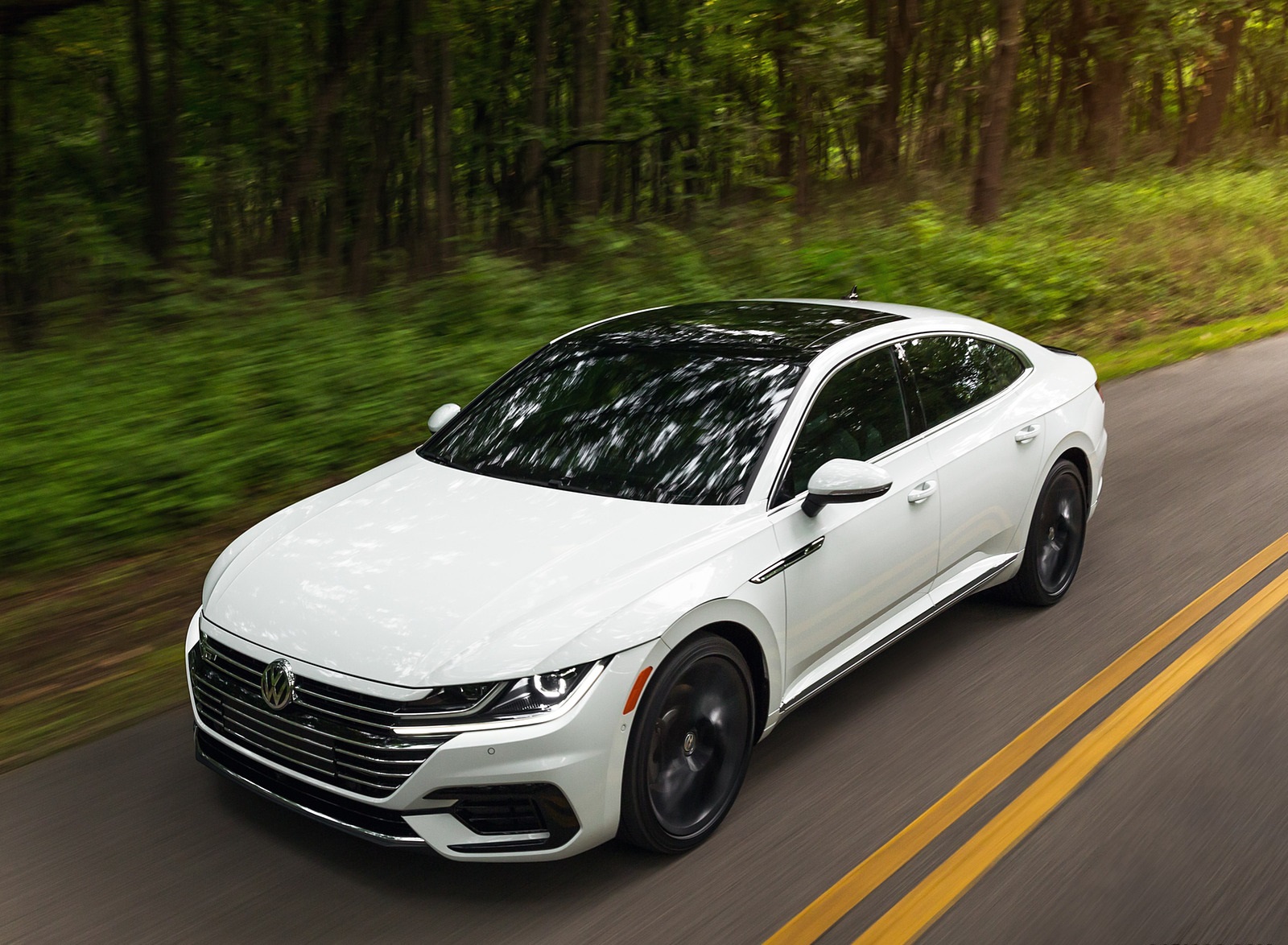 2020 Volkswagen Arteon SEL R-Line Edition (US-Spec) Front Three-Quarter Wallpapers (4)