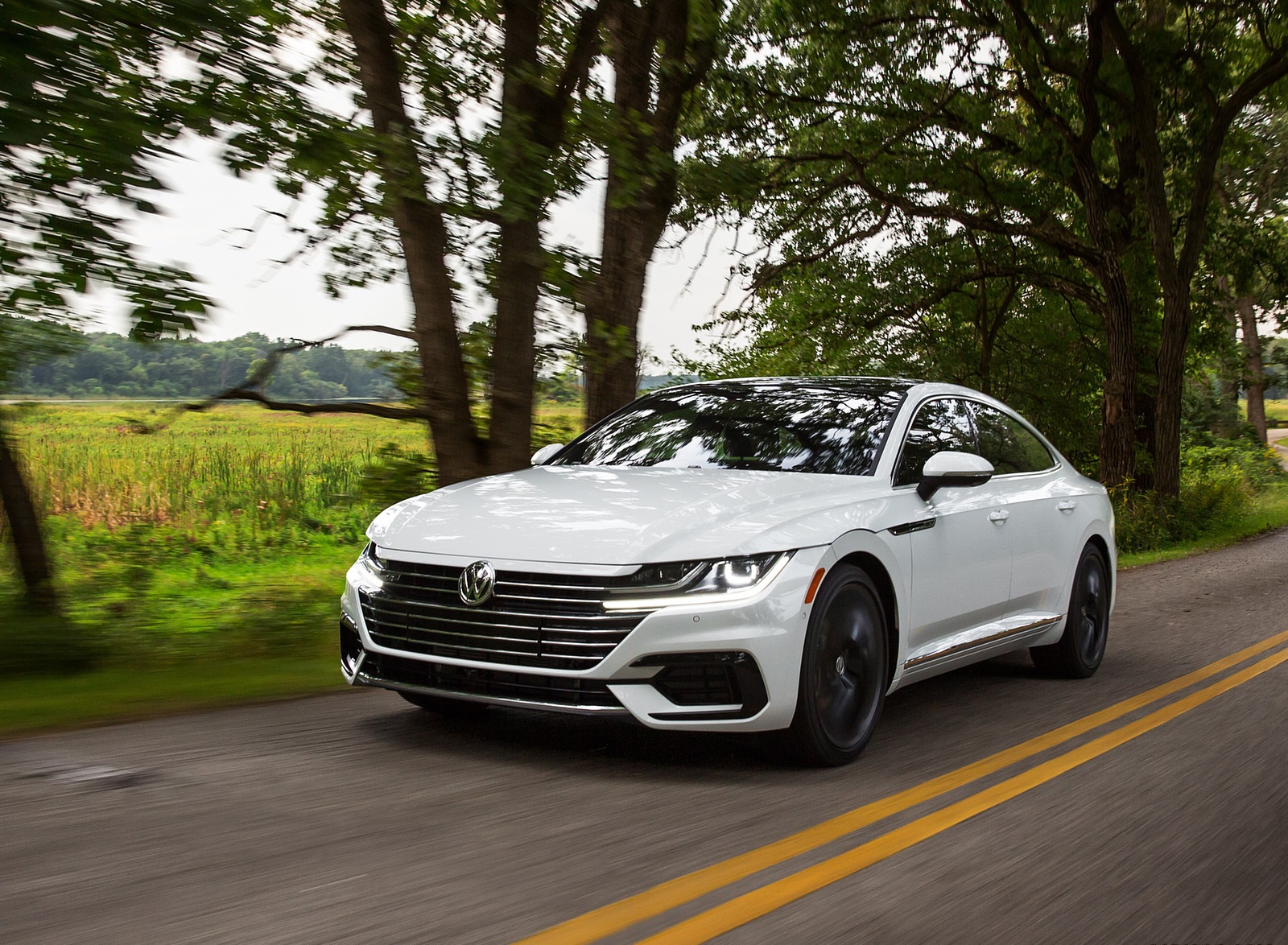 2020 Volkswagen Arteon SEL R-Line Edition (US-Spec) Front Three-Quarter Wallpapers (5)