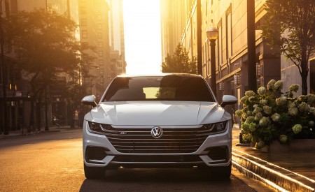 2020 Volkswagen Arteon SEL R-Line Edition (US-Spec) Front Wallpapers 450x275 (9)