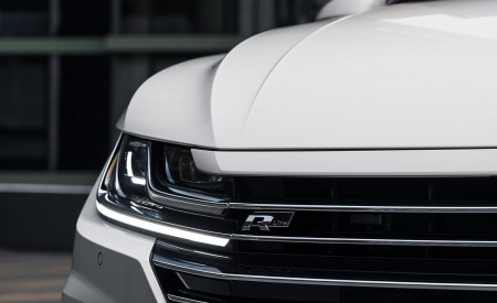 2020 Volkswagen Arteon SEL R-Line Edition (US-Spec) Grill Wallpapers 450x275 (14)