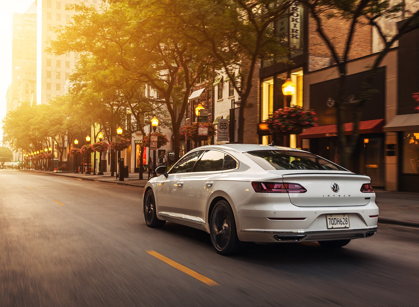 2020 Volkswagen Arteon SEL R-Line Edition (US-Spec) Rear Three-Quarter Wallpapers (3)