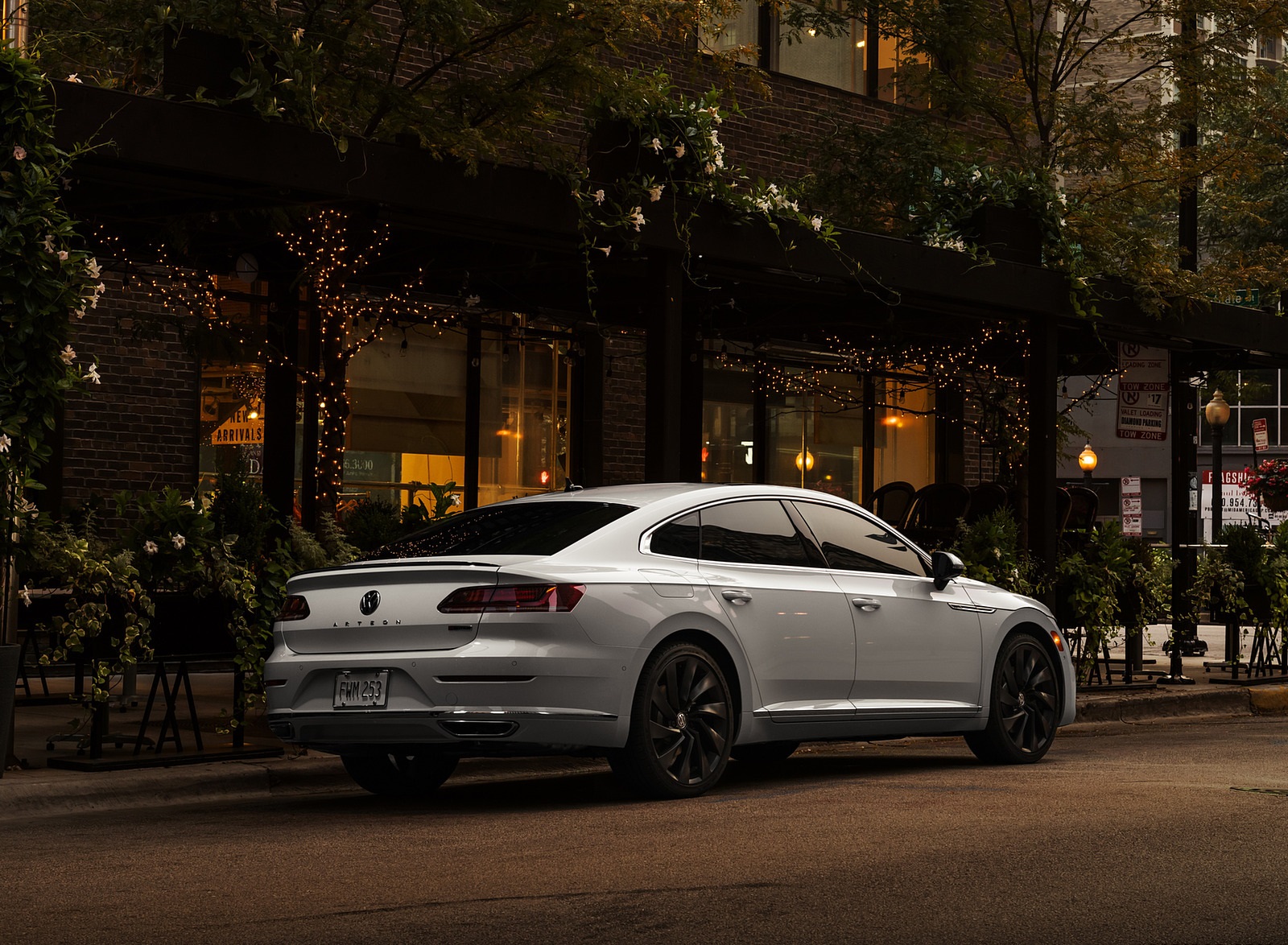 2020 Volkswagen Arteon SEL R-Line Edition (US-Spec) Rear Three-Quarter Wallpapers (10)