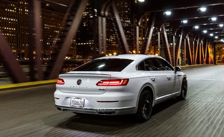 2020 Volkswagen Arteon SEL R-Line Edition (US-Spec) Rear Three-Quarter Wallpapers 450x275 (6)