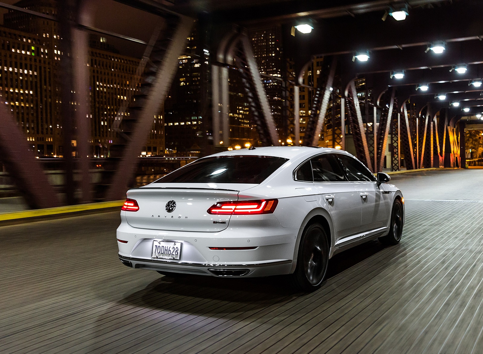 2020 Volkswagen Arteon SEL R-Line Edition (US-Spec) Rear Three-Quarter Wallpapers (6)
