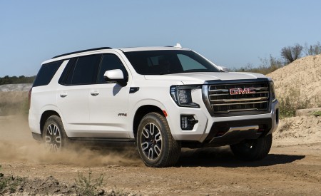 2021 GMC Yukon AT4 Front Three-Quarter Wallpapers 450x275 (2)