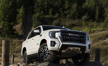 2021 GMC Yukon AT4 Front Wallpapers 450x275 (19)