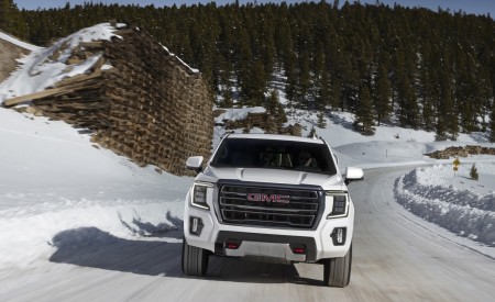 2021 GMC Yukon AT4 Front Wallpapers 450x275 (39)