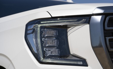 2021 GMC Yukon AT4 Headlight Wallpapers 450x275 (26)