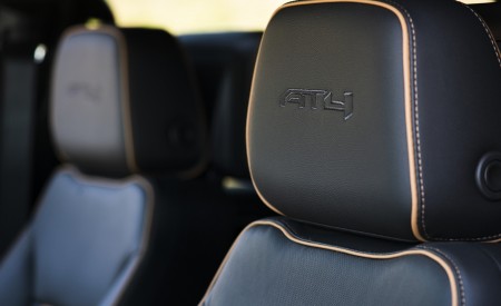 2021 GMC Yukon AT4 Interior Front Seats Wallpapers 450x275 (29)