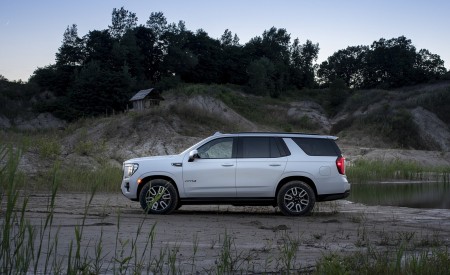 2021 GMC Yukon AT4 Side Wallpapers 450x275 (23)