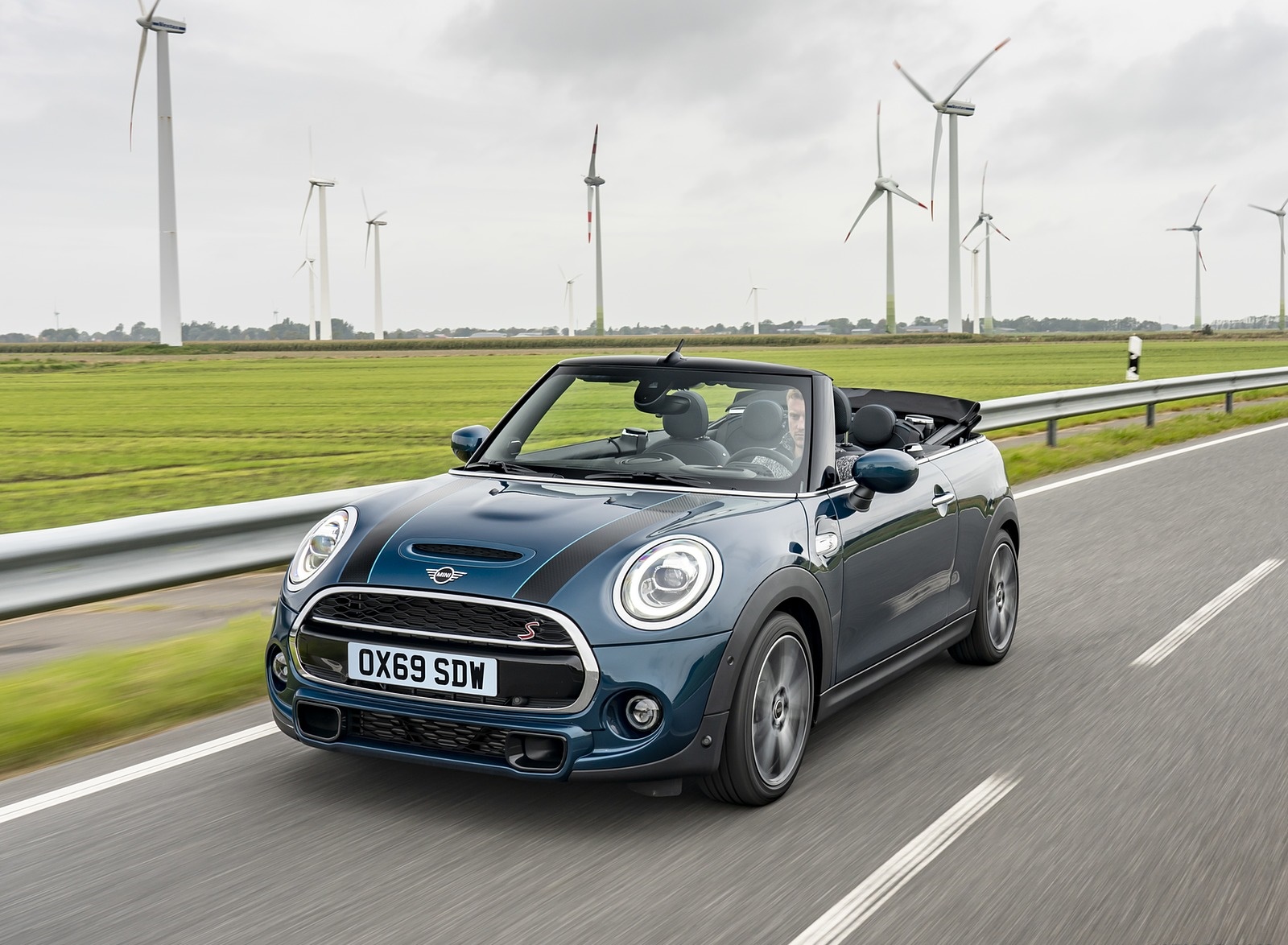 2021 MINI Convertible Sidewalk Edition Front Three-Quarter Wallpapers (1)