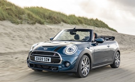 2021 MINI Convertible Sidewalk Edition Front Three-Quarter Wallpapers 450x275 (8)