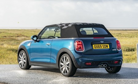 2021 MINI Convertible Sidewalk Edition Rear Three-Quarter Wallpapers 450x275 (18)